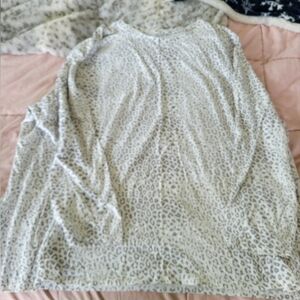 Lane Bryant soft crew neck, long sleeve lightweight white and grey leopard print